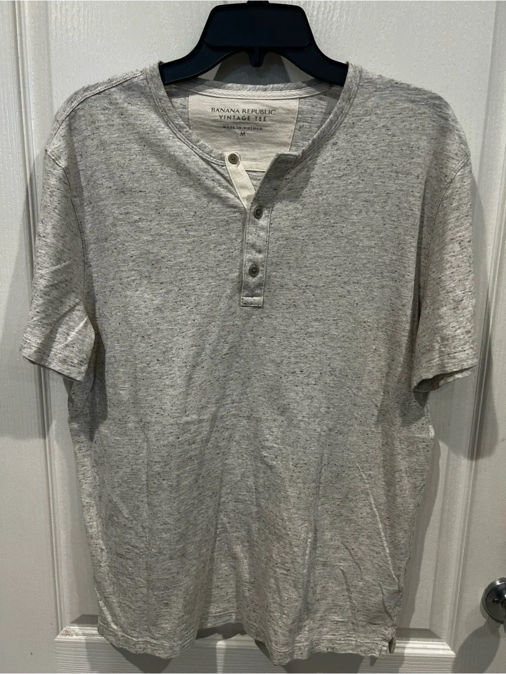 Banana Republic Men's Medium Heather Gray Henley Short Sleeve Shirt